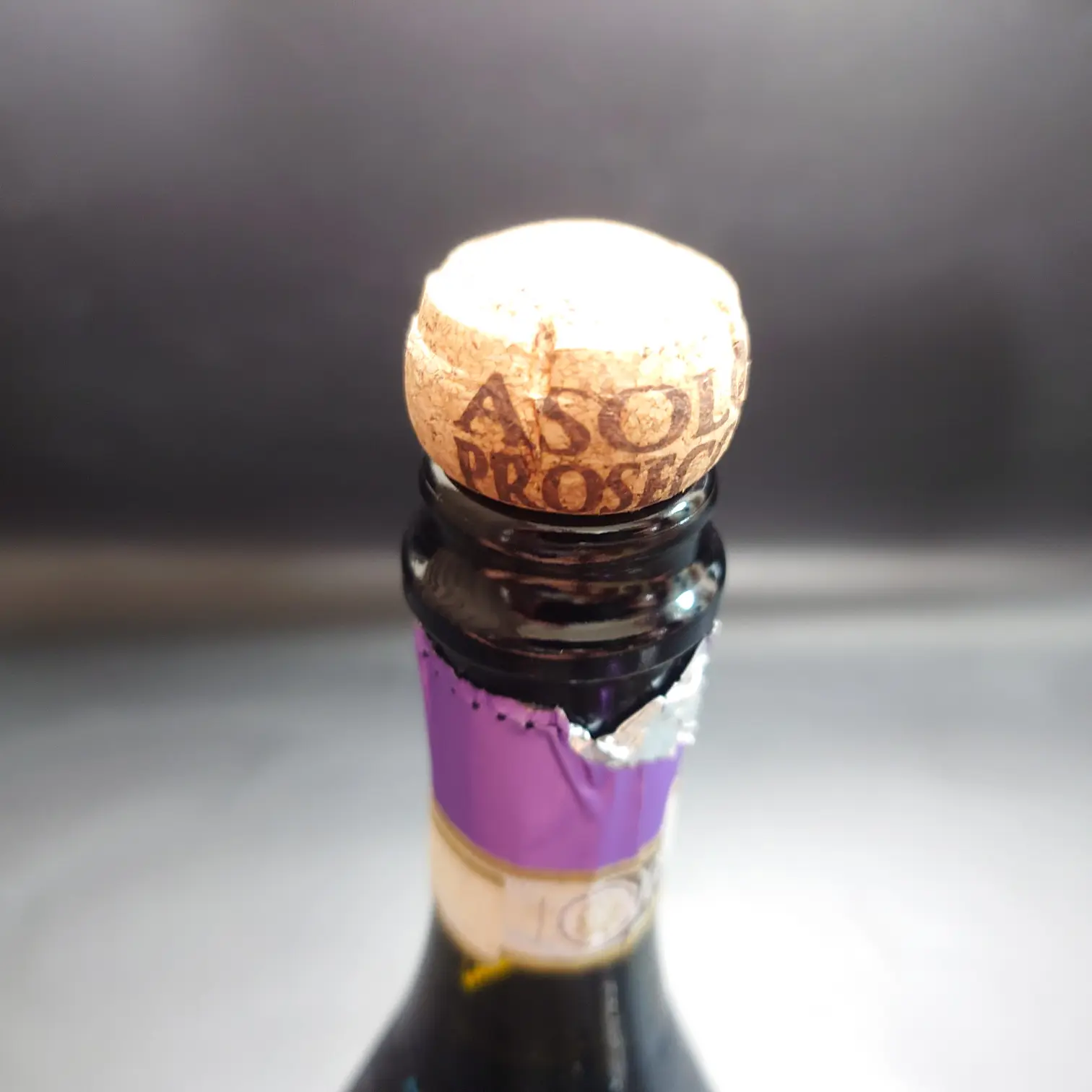 コストコ プロセッコ コルク栓 コストコ プロセッコのコルク栓アップ写真 ASOLO PROSECCO刻印入り