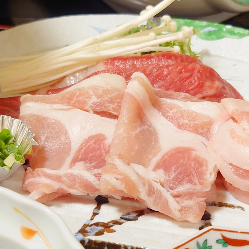 ホテル晴山 夕食 信州牛と豚肉のしゃぶしゃぶ