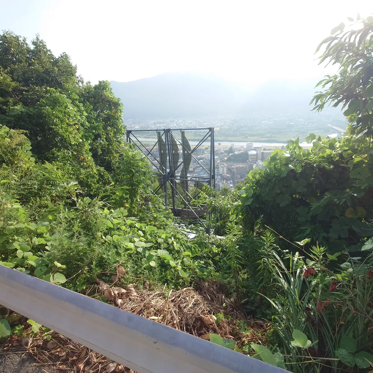 長野 戸倉上山田温泉 城山 善光寺 登山 温泉マークの展望