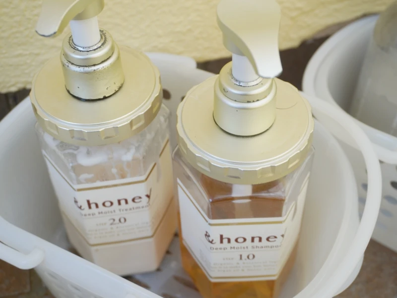戸倉上山田温泉ホテル晴山の大浴場に備え付けられた＆honeyディープモイストシャンプーとトリートメント
