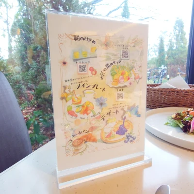 ルッチコーレ朝食のテーブルメニュー　イラスト付きのスタンドメニュー