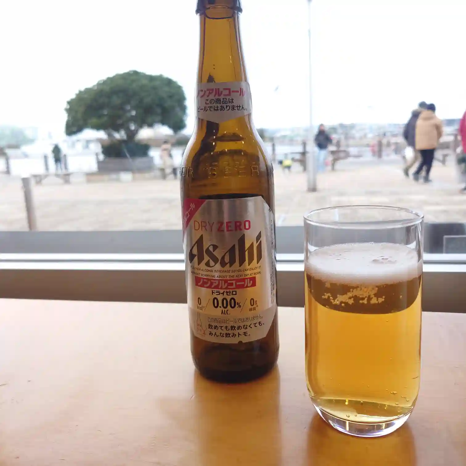 瓶ビールとグラス