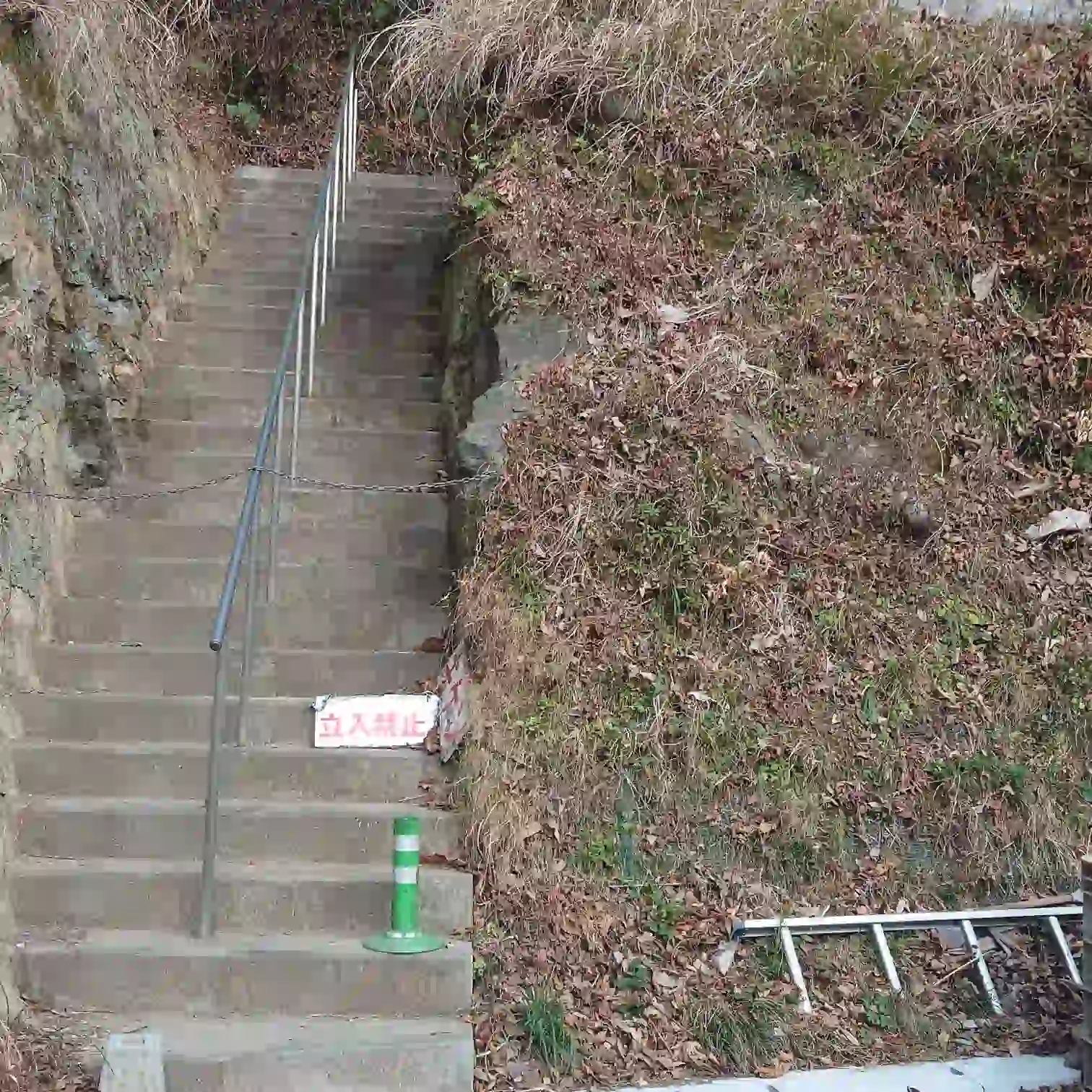 立ち入り禁止の階段