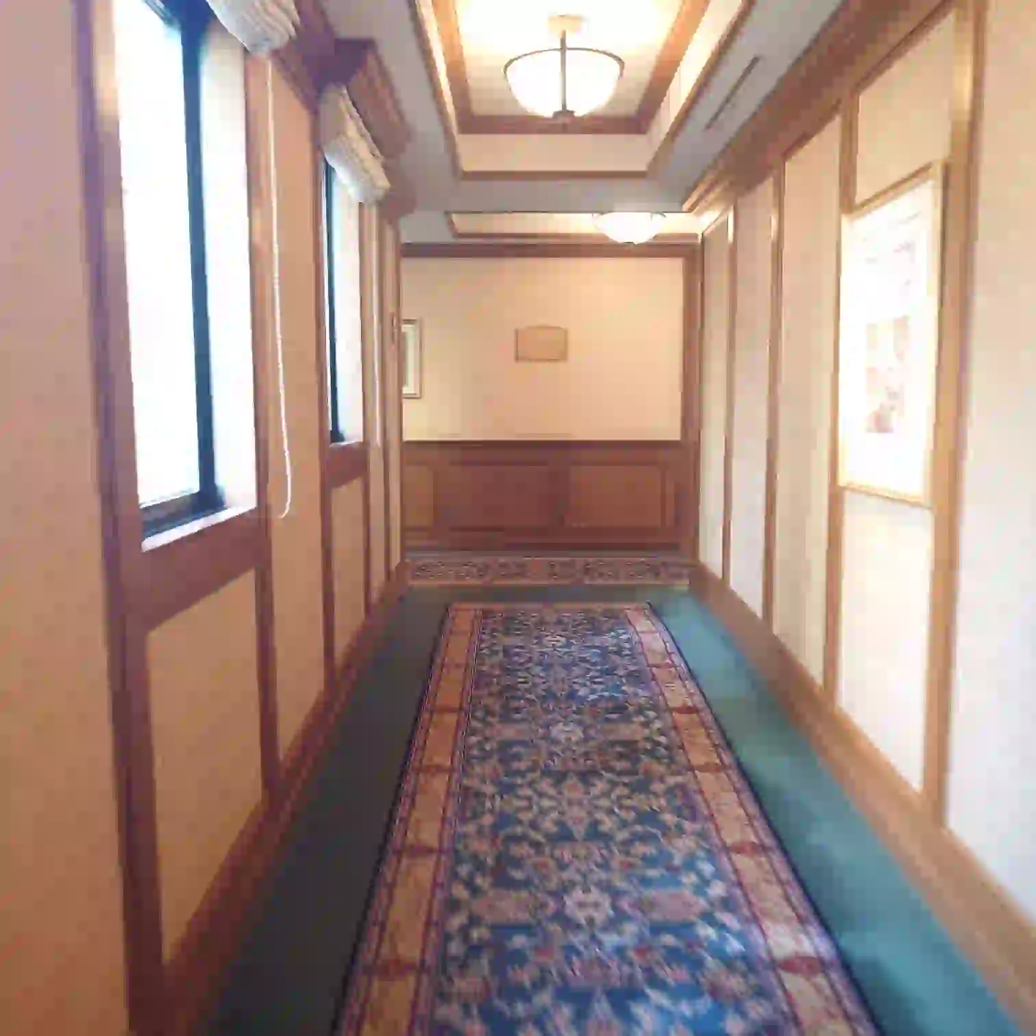 絨毯の廊下