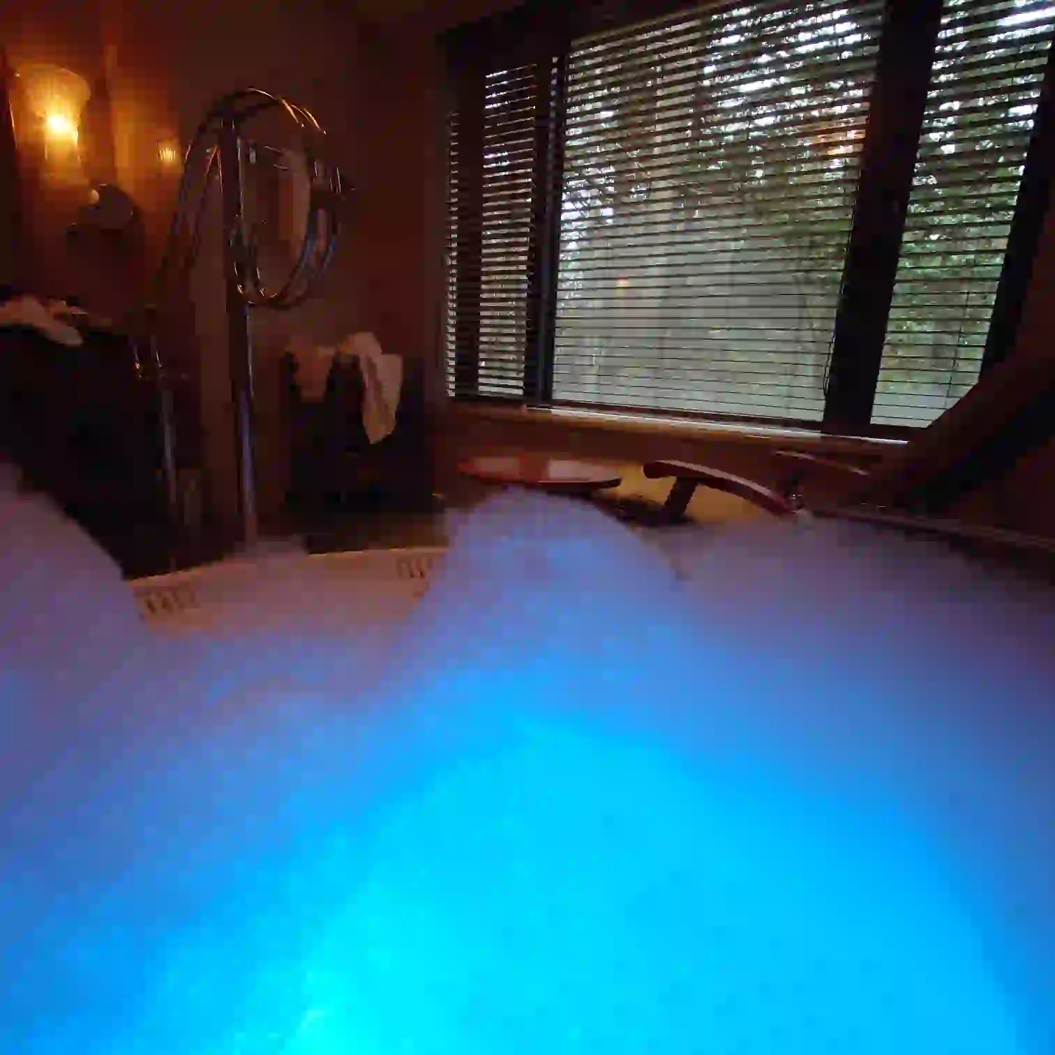 ブルーのライトアップ