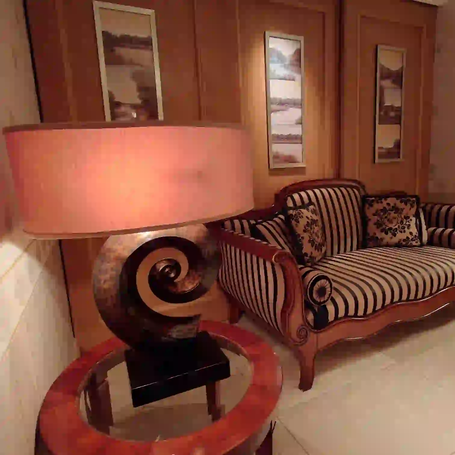 アンモナイトのスタンドライト