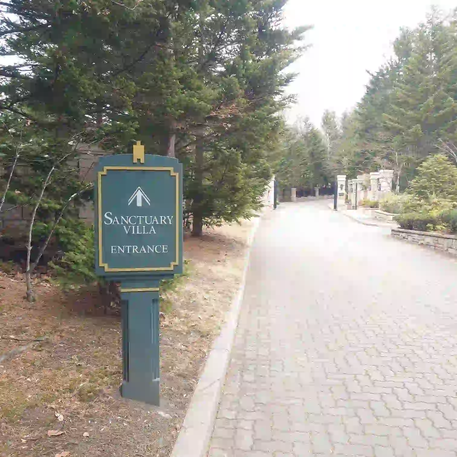 サンクチュアリ・ヴィラへの優雅なアプローチ