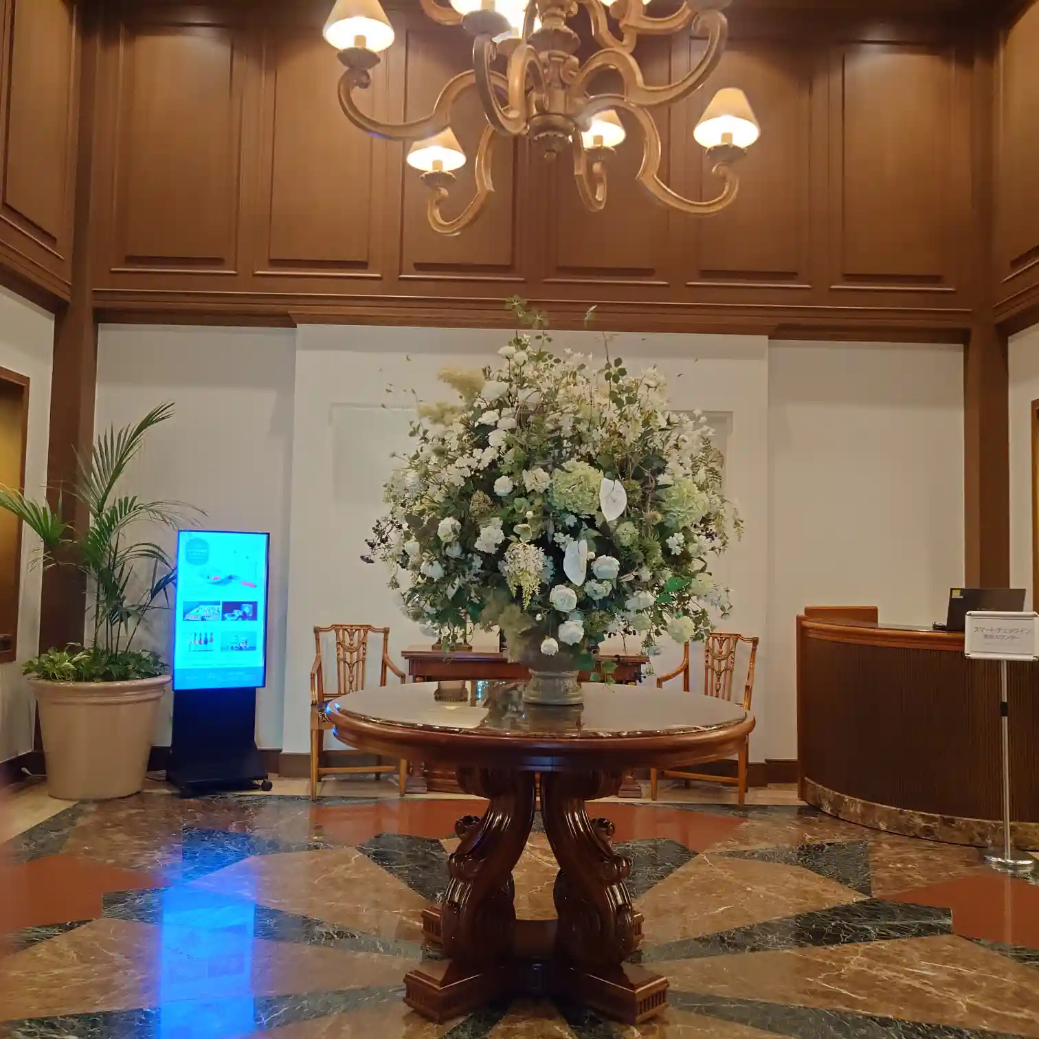 ラウンジの装花