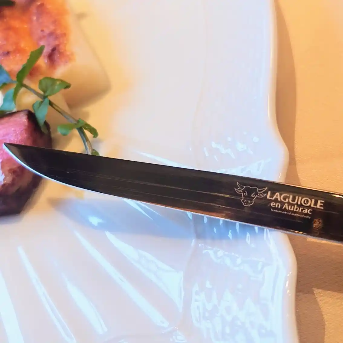 LAGUIOLE en Aubracのステーキナイフ