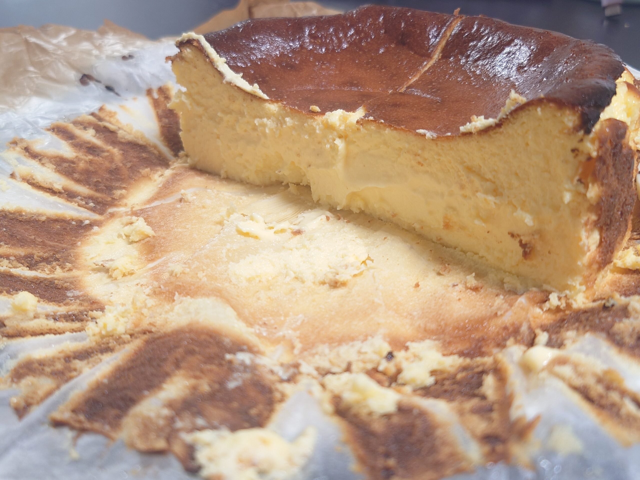 Tassyのとろけるバスクチーズケーキの濃厚でなめらかな断面