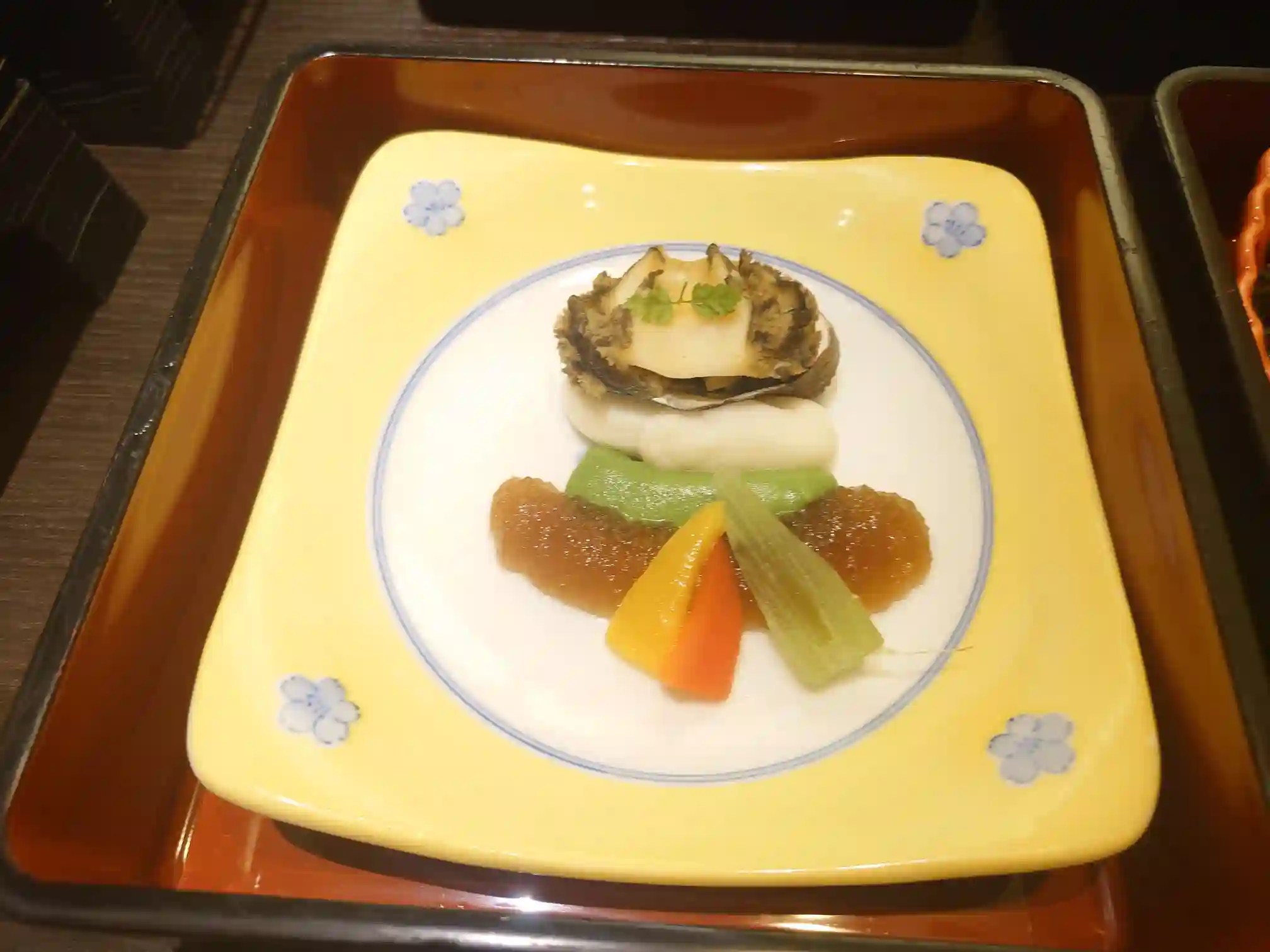 日本の宿 古窯の弐の重 鮑の酒蒸し