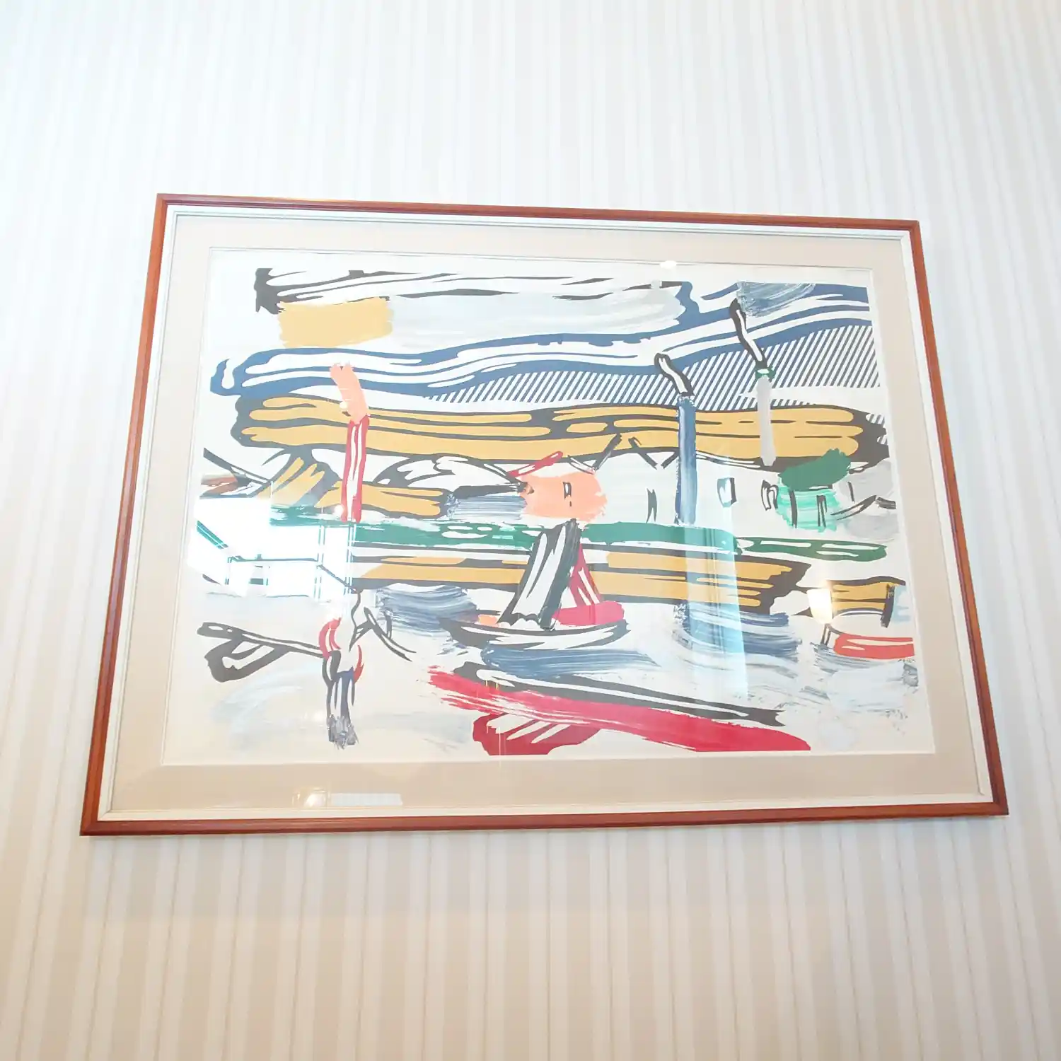 エクシブ伊豆館内に飾られた色彩豊かなアート作品