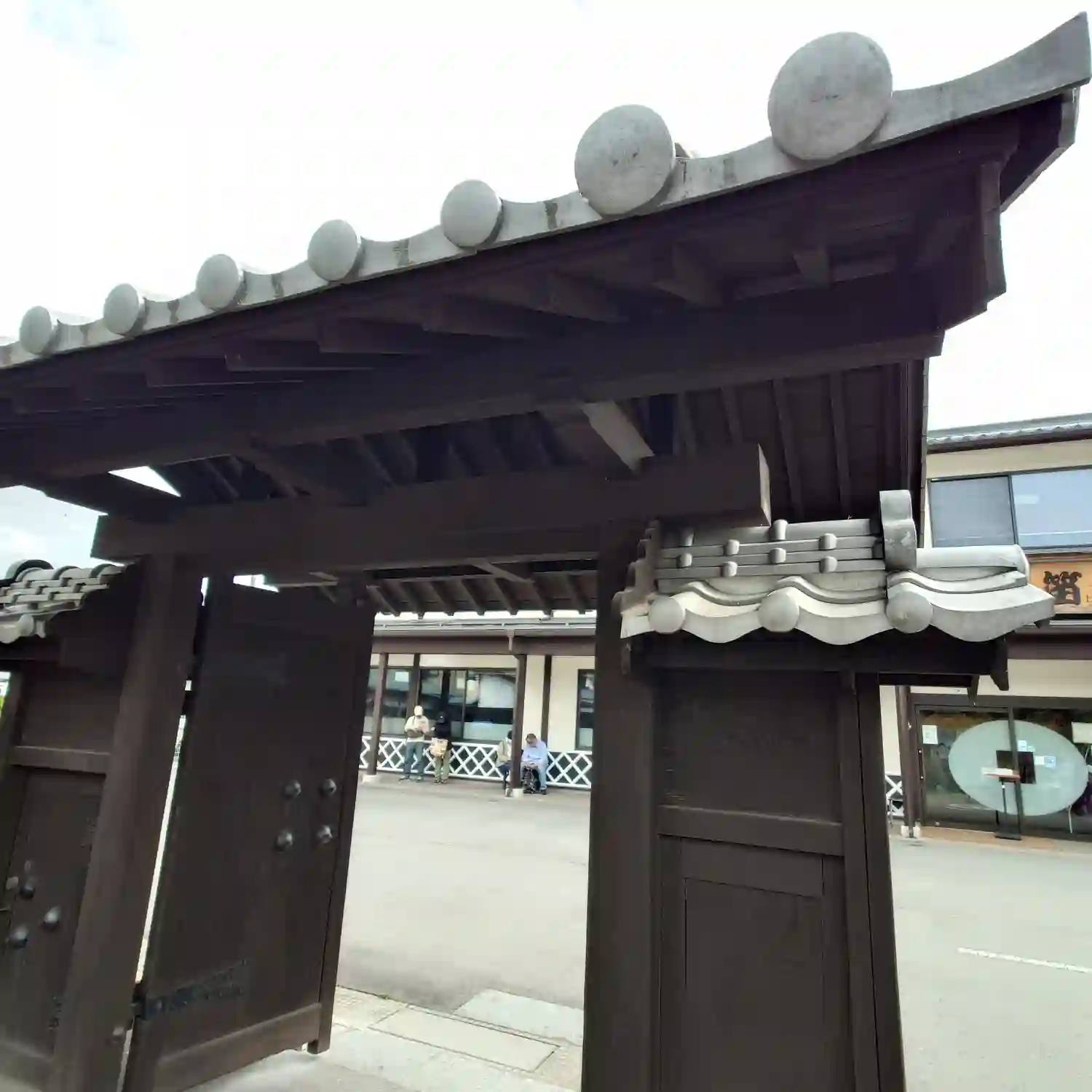 信州蕎麦 草笛 上田お城前店の立派な門構え