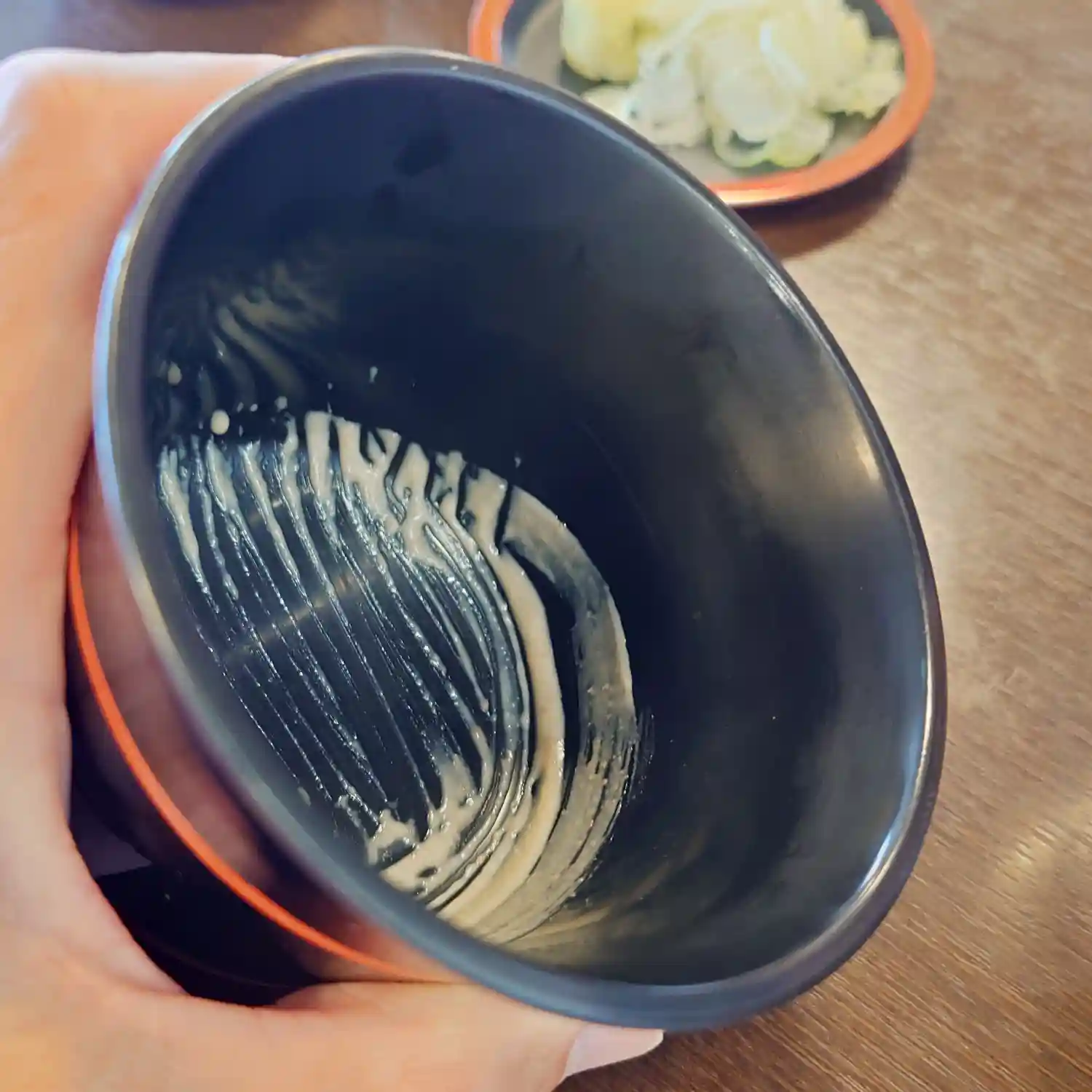 信州蕎麦 草笛 上田お城前店のくるみペーストを味見した後の器
